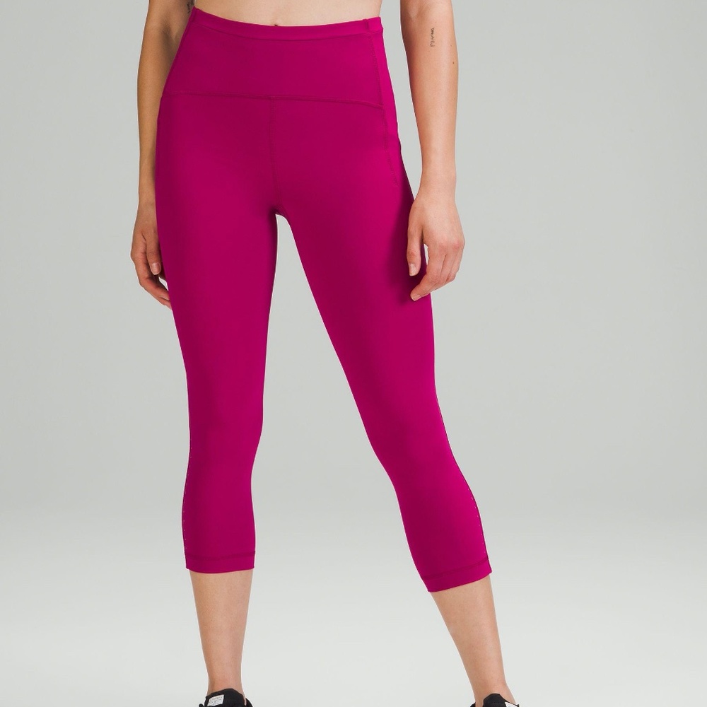 Lululemon Cropped Yoga/Running Legging Size 4 Pink